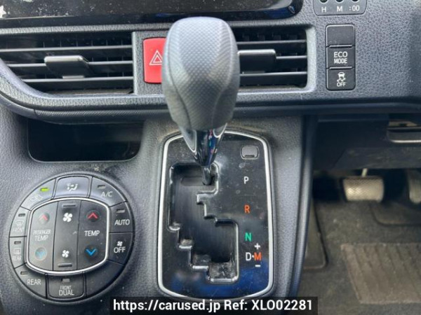 Used 2014 AT toyota noah ZRR80G Image[28]