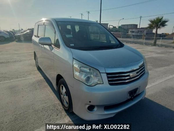 Used 2010 AT toyota noah ZRR70G Image[0]