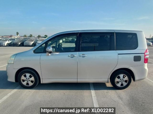 Used 2010 AT toyota noah ZRR70G Image[3]