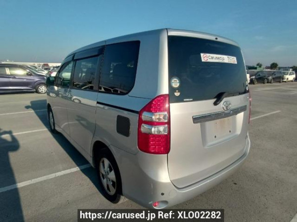 Used 2010 AT toyota noah ZRR70G Image[4]