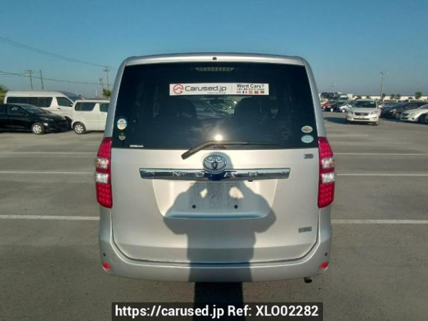 Used 2010 AT toyota noah ZRR70G Image[5]