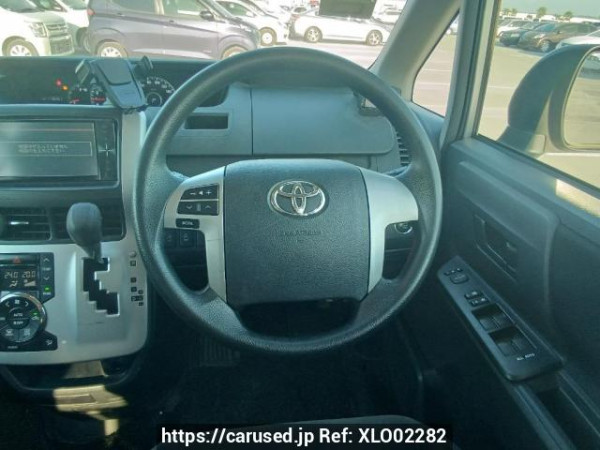 Used 2010 AT toyota noah ZRR70G Image[22]