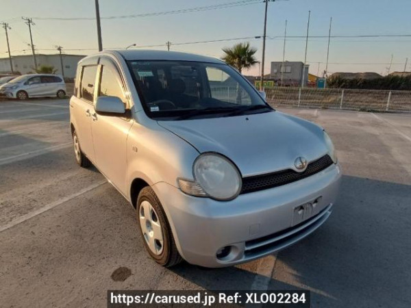 Used 2004 AT toyota sienta NCP81G Image[0]