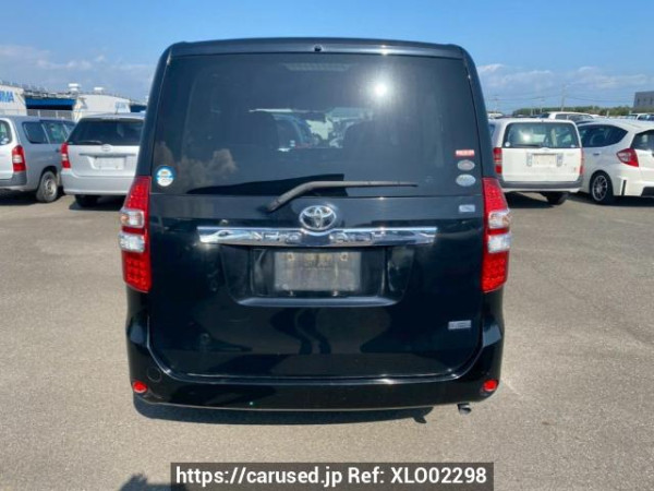 Used 2010 AT toyota noah ZRR70G Image[4]
