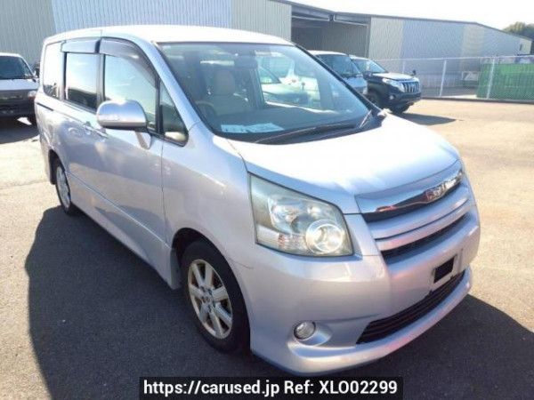 Used 2010 AT toyota noah ZRR70W Image[0]