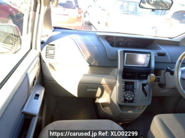 Used 2010 AT toyota noah ZRR70W Image[14]