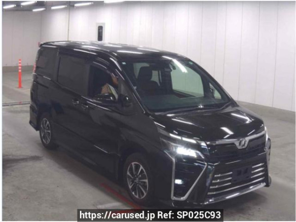 Used 2017 AT toyota voxy ZRR80W Image[0]