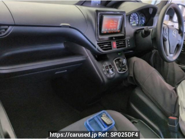 Used 2018 AT toyota noah ZWR80G Image[2]