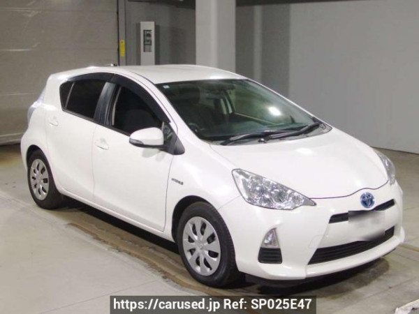 Used 2014 AT toyota aqua NHP10 Image[2]