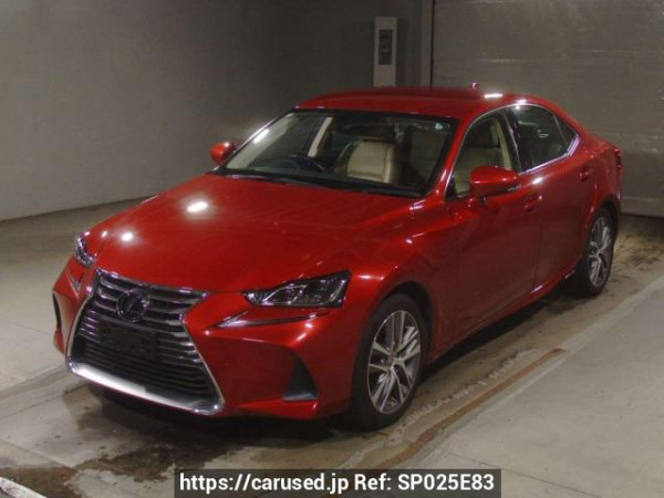 Used 2020 AT lexus is AVE30 Image[0]