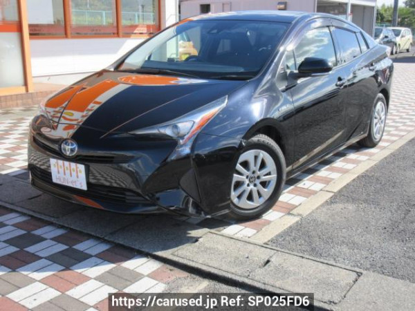 Used 2016 AT toyota prius ZVW50 Image[0]