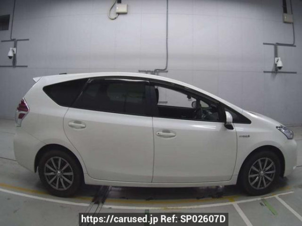 Used 2015 AT toyota prius-alpha ZVW41W Image[2]
