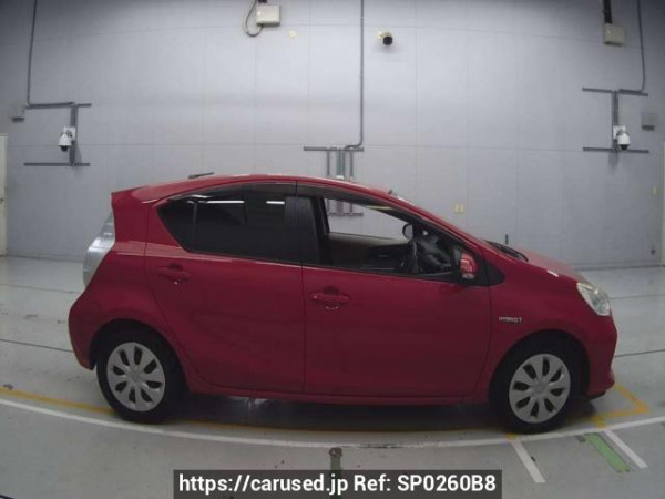 Used 2012 AT toyota aqua NHP10 Image[2]