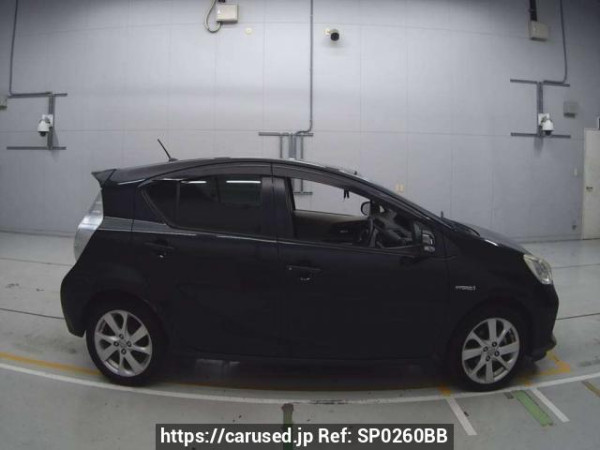 Used 2014 AT toyota aqua NHP10 Image[2]