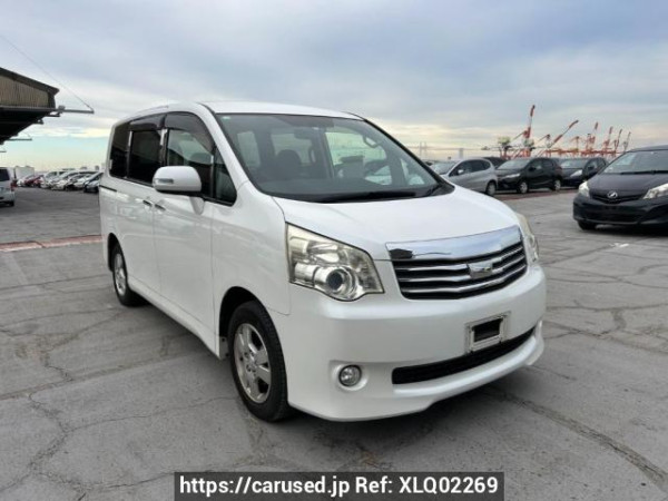 Used 2010 AT toyota noah ZRR70G Image[0]