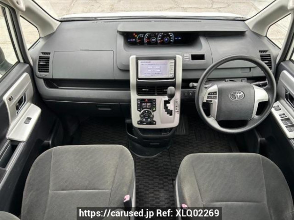 Used 2010 AT toyota noah ZRR70G Image[19]