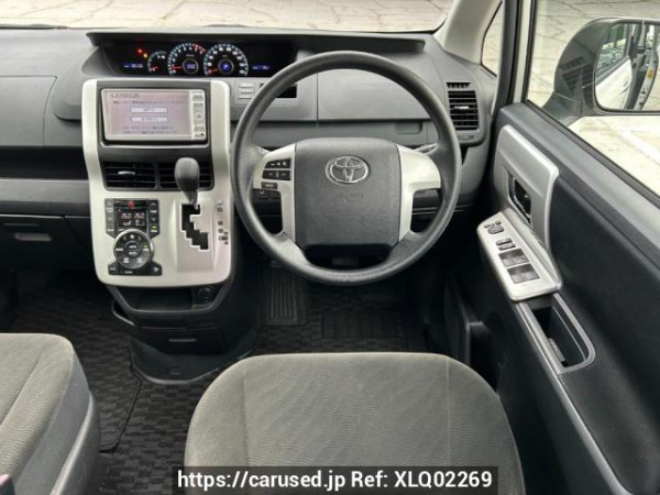 Used 2010 AT toyota noah ZRR70G Image[21]