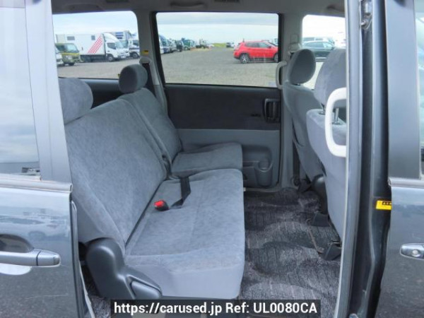 Used 2004 AT toyota voxy AZR60G Image[15]