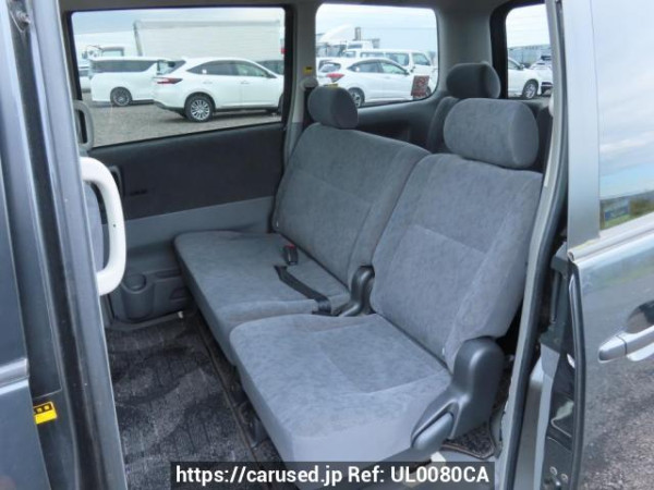 Used 2004 AT toyota voxy AZR60G Image[18]