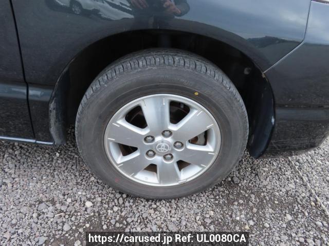 Buy Used 2004 Toyota Voxy AZR60G (UL0080CA) - Carused.jp