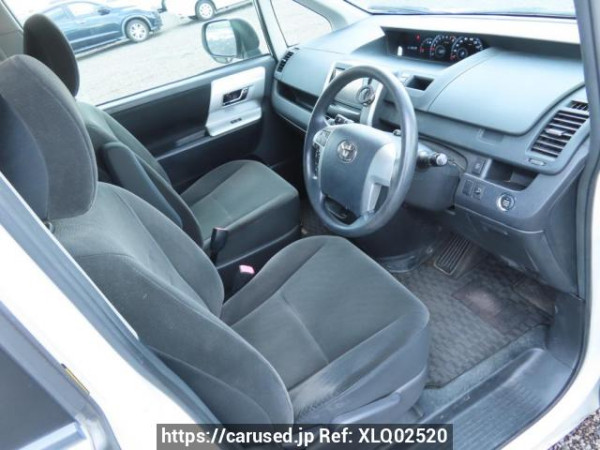 Used 2010 AT toyota noah ZRR70G Image[13]
