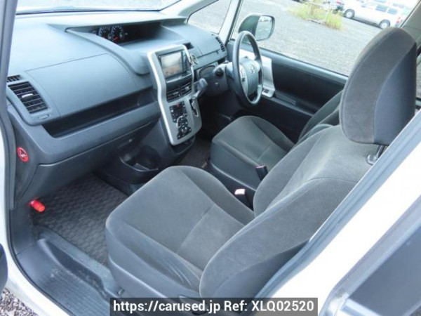 Used 2010 AT toyota noah ZRR70G Image[14]
