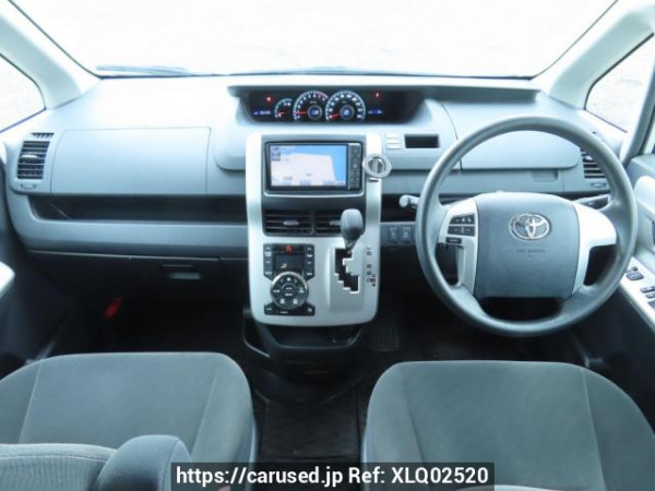 Used 2010 AT toyota noah ZRR70G Image[22]