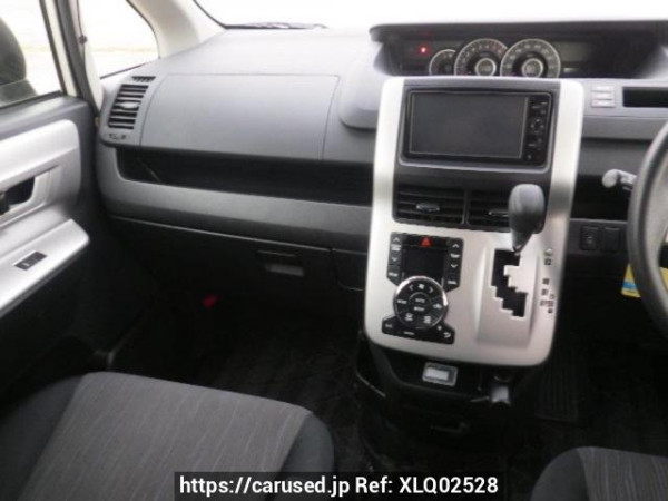 Used 2010 AT toyota noah ZRR75W Image[18]