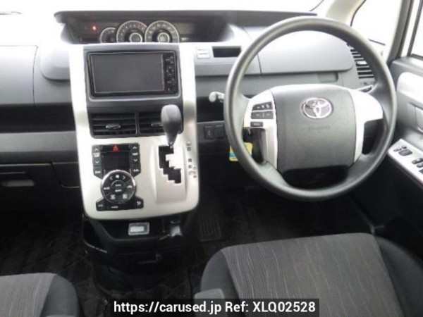 Used 2010 AT toyota noah ZRR75W Image[19]