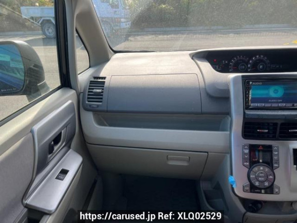 Used 2009 AT toyota noah ZRR70W Image[16]