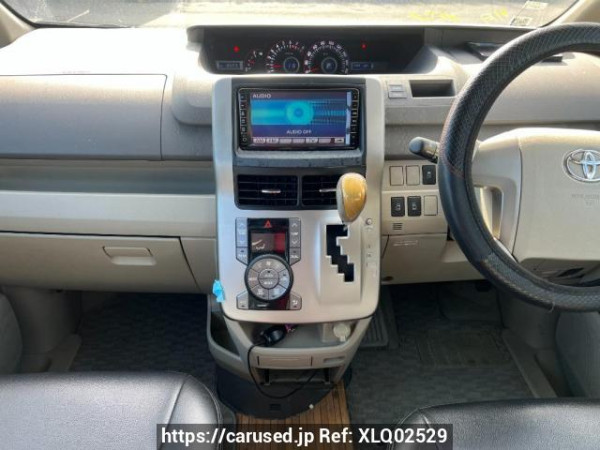 Used 2009 AT toyota noah ZRR70W Image[17]