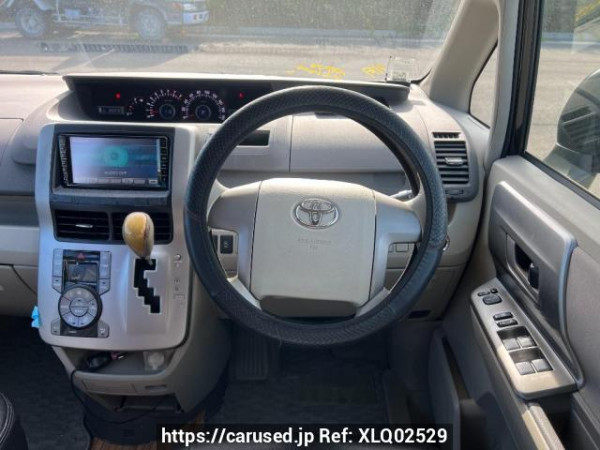 Used 2009 AT toyota noah ZRR70W Image[18]
