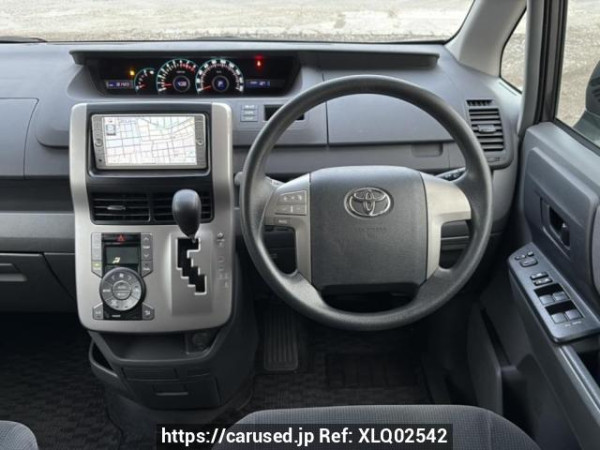 Used 2009 AT toyota noah ZRR70G Image[16]