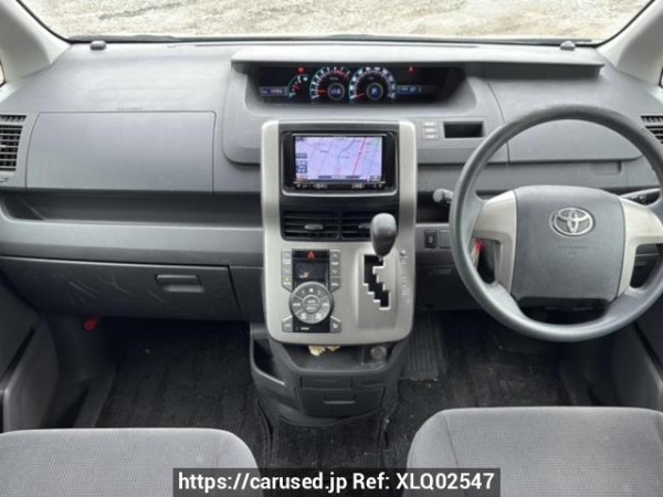 Used 2009 AT toyota noah ZRR70G Image[15]