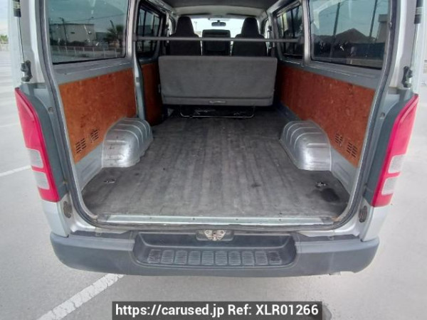 Used 2005 AT toyota regiusace-van TRH200V Image[8]