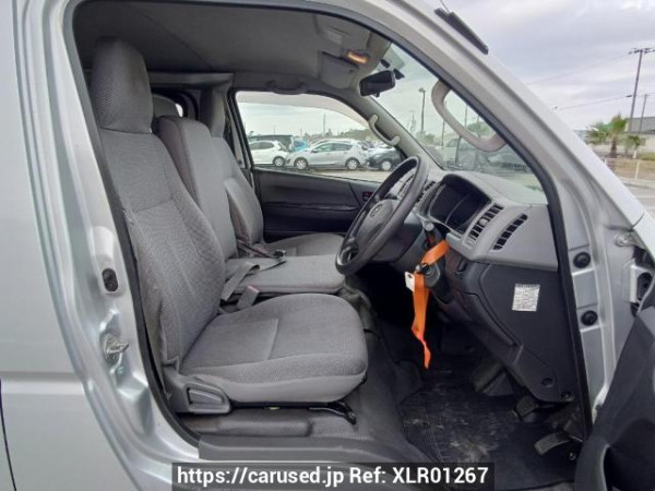 Used 2006 AT toyota regiusace-van KDH200V Image[13]