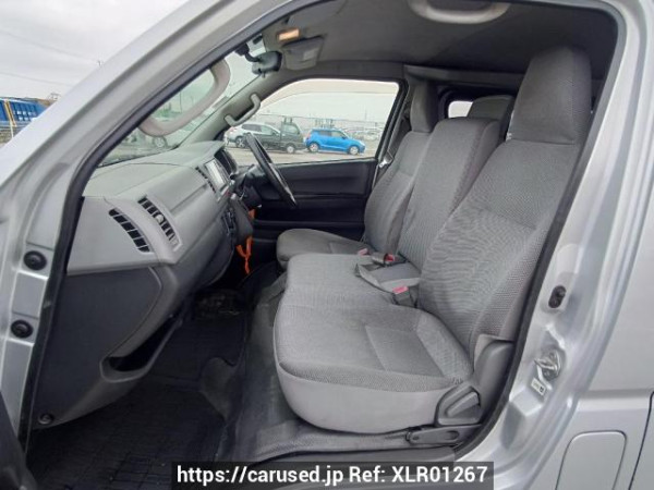 Used 2006 AT toyota regiusace-van KDH200V Image[14]