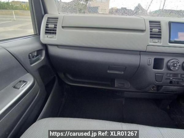 Used 2006 AT toyota regiusace-van KDH200V Image[18]