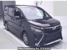 Toyota Voxy ZWR80W