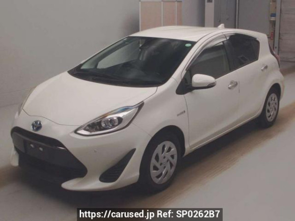 Used 2018 AT toyota aqua NHP10 Image[0]