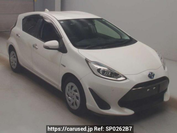 Used 2018 AT toyota aqua NHP10 Image[2]