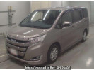 Toyota Noah ZWR80G
