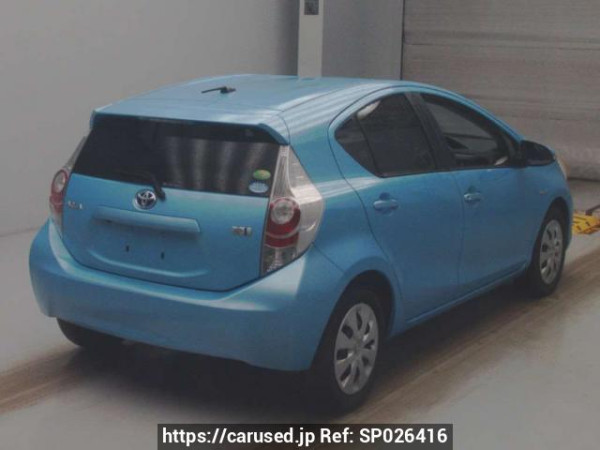Used 2012 AT toyota aqua NHP10 Image[1]