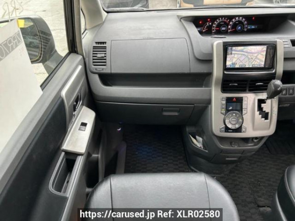 Used 2009 AT toyota voxy ZRR70W Image[20]