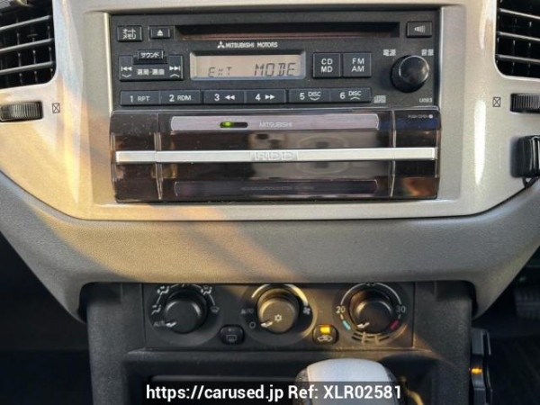 Used 2005 AT mitsubishi pajero V73W Image[27]