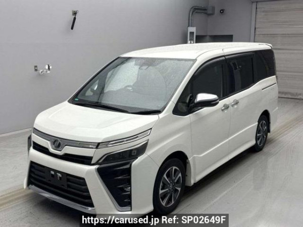 Used 2018 AT toyota voxy ZRR80W Image[0]
