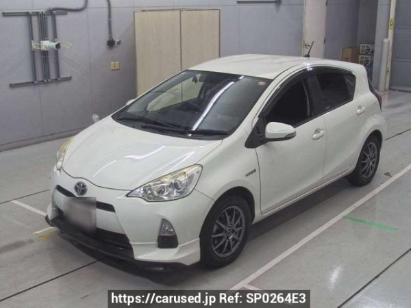 Used 2014 AT toyota aqua NHP10 Image[0]