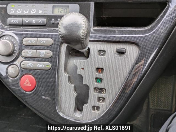 Used 2004 AT toyota wish ZNE10G Image[28]