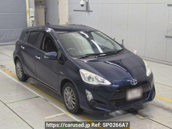 Used 2017 AT toyota aqua NHP10 Image[0]