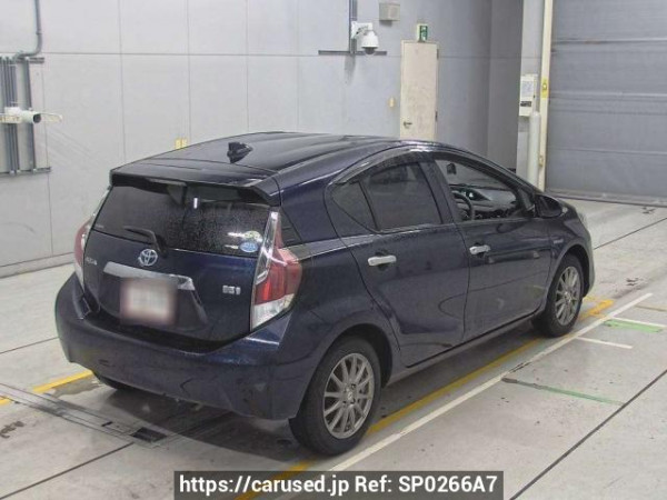 Used 2017 AT toyota aqua NHP10 Image[2]